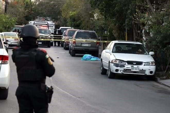 Ejecutan a hombre afuera de su casa Ejecutan a hombre afuera de su casa