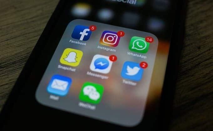 Insiste Monreal en regular redes sociales