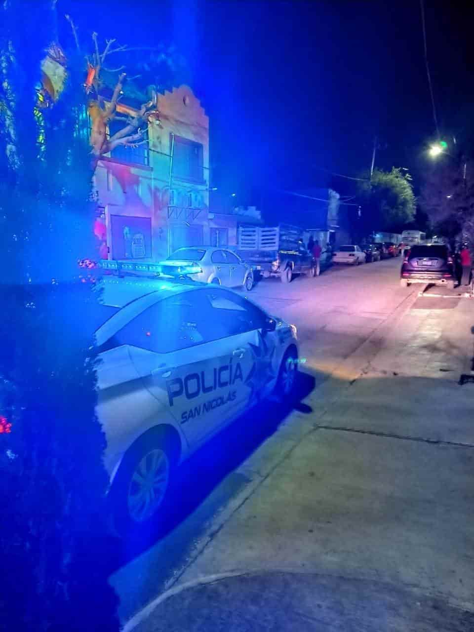 Murió al perder pisada y caer de un segundo piso a un terreno baldío