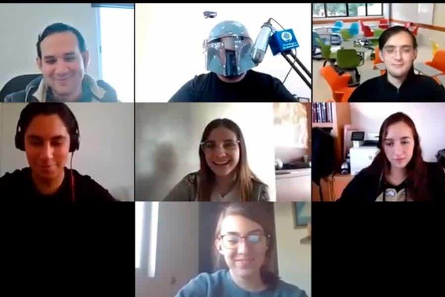 El profesor que se disfraza de Mandalorian para sus clases e