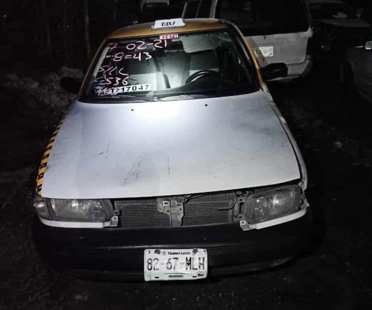 Choca y reporta taxi como robado Choca y reporta taxi como robado