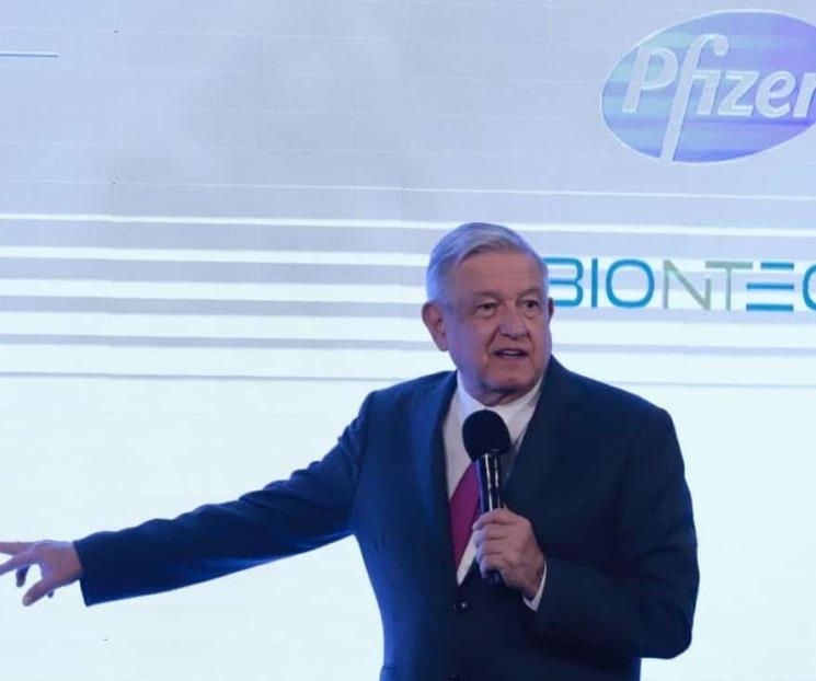 Gozo de cabal salud, dice AMLO a opositores