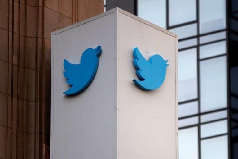 Twitter analiza empezar a cobrar