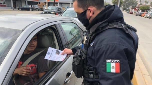 Sanciones por cubrebocas, no aplican en autos particulares