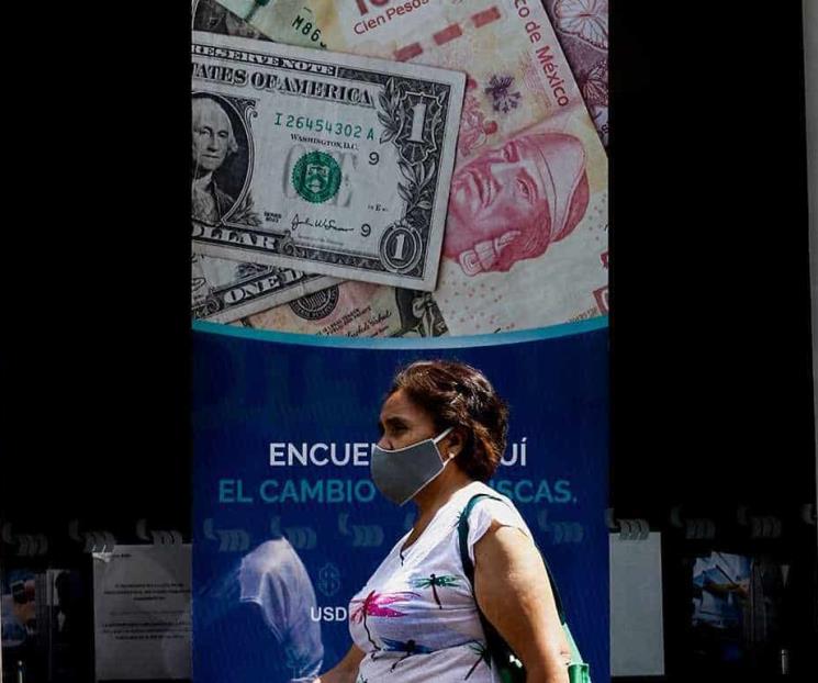 Tras bajar tasa de Banxico peso cierra su mejor nivel