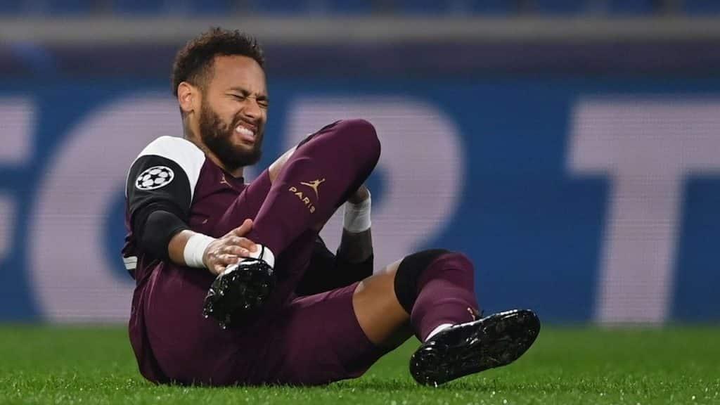Neymar, por lesión, fuera un mes Neymar, por lesión, fuera un mes