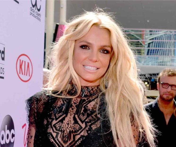 El papá de Britney Spears ya no es su único tutor