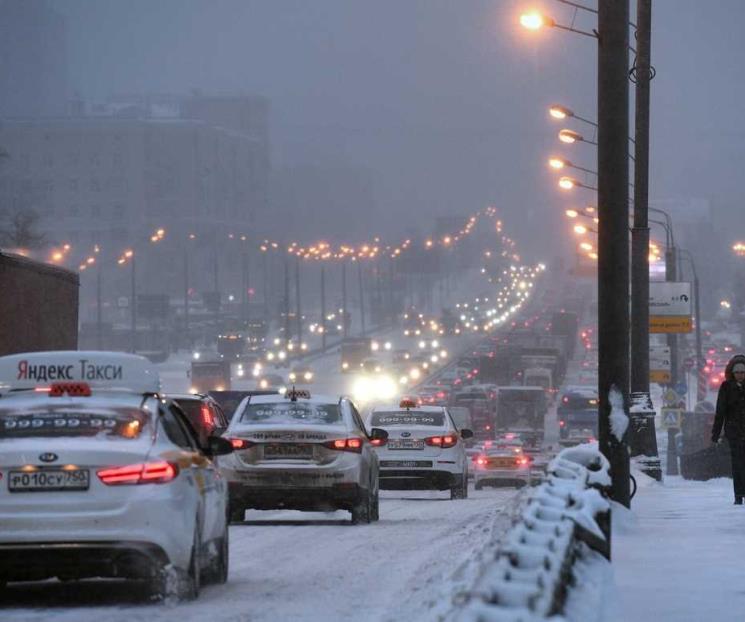 Moscú queda sepultada bajo la nieve Moscú queda sepultada bajo la nieve