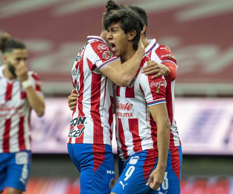 Chivas rescata el empate