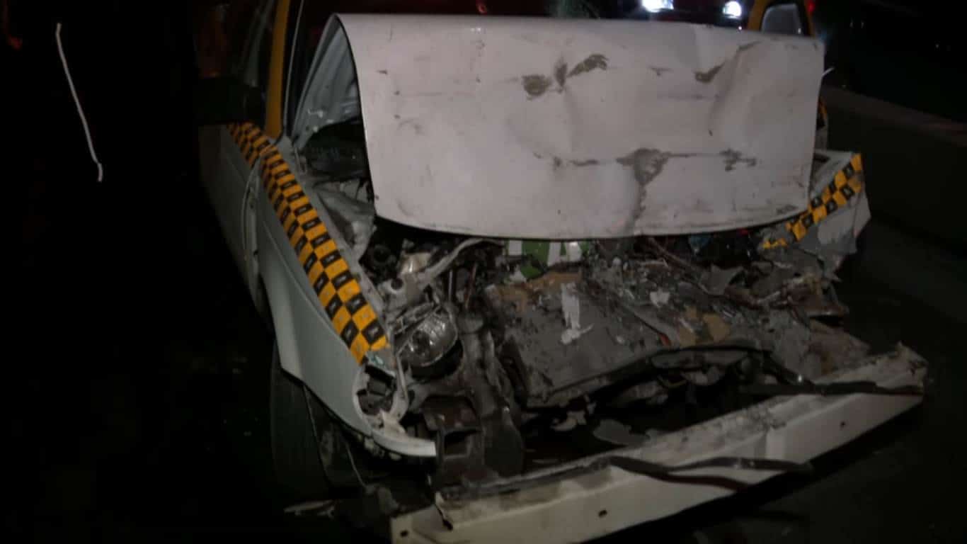 Entre los vehículos implicados se encuentran dos automóviles de alquiler, un autobús y otros autos particulares