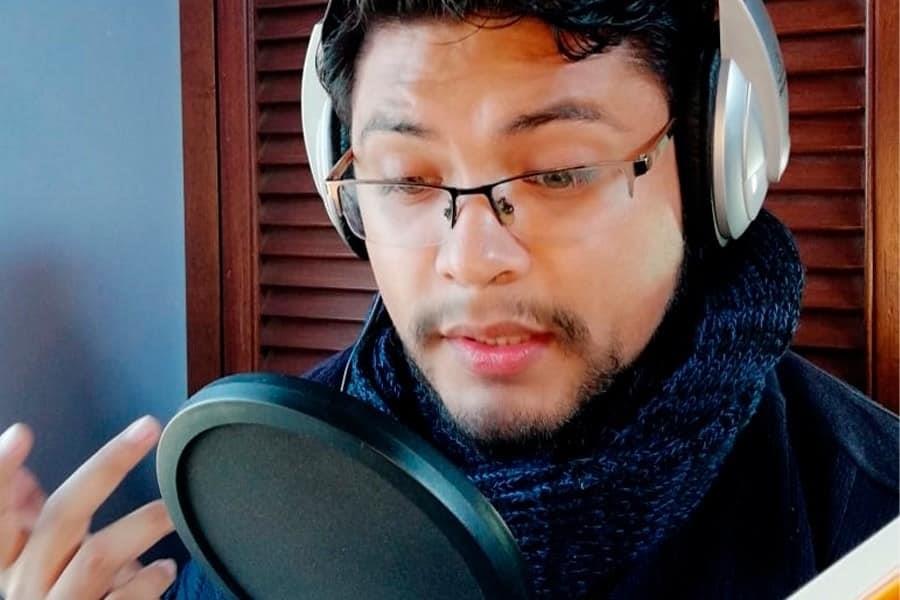 ¡Enamora con su voz! Crea podcast de poesía en Spotify ¡Enamora con su voz! Crea podcast de poesía en Spotify