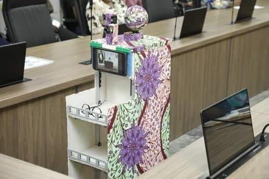 Diseñan robot para tratar a pacientes con Covid-19 Diseñan robot para tratar a pacientes con Covid-19