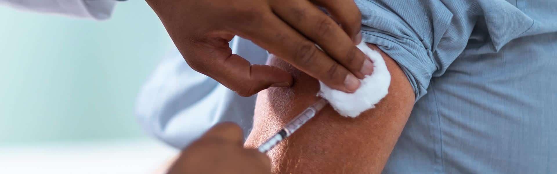 Aprueba GB ensayo que expone a voluntarios a virus