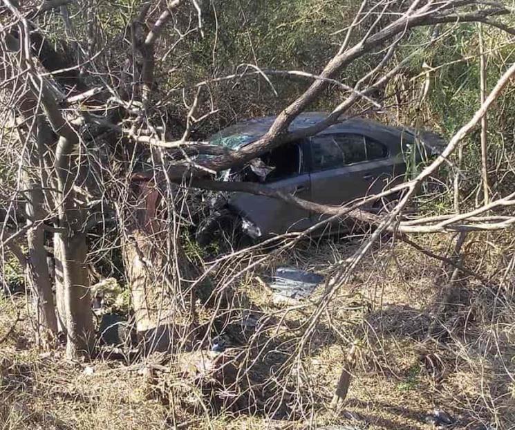 Terminan hermanos heridos en accidente vial Terminan hermanos heridos en accidente vial