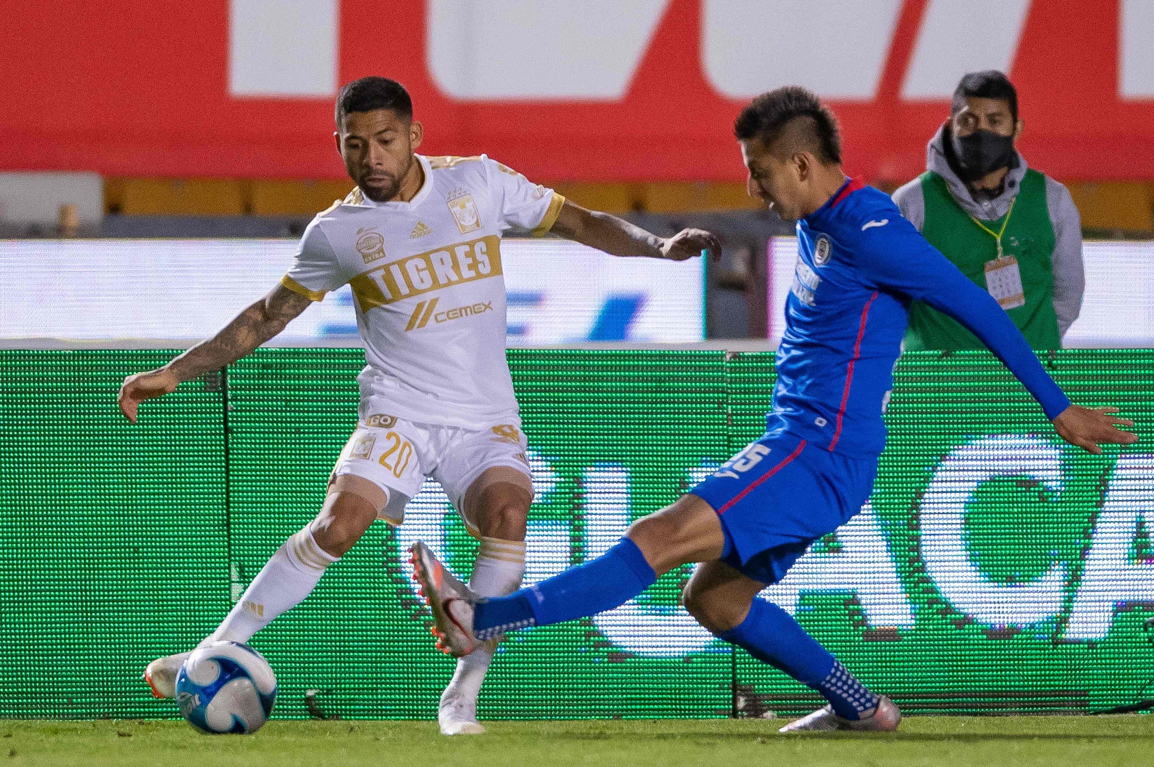Cae Tigres 2-0 ante Cruz Azul