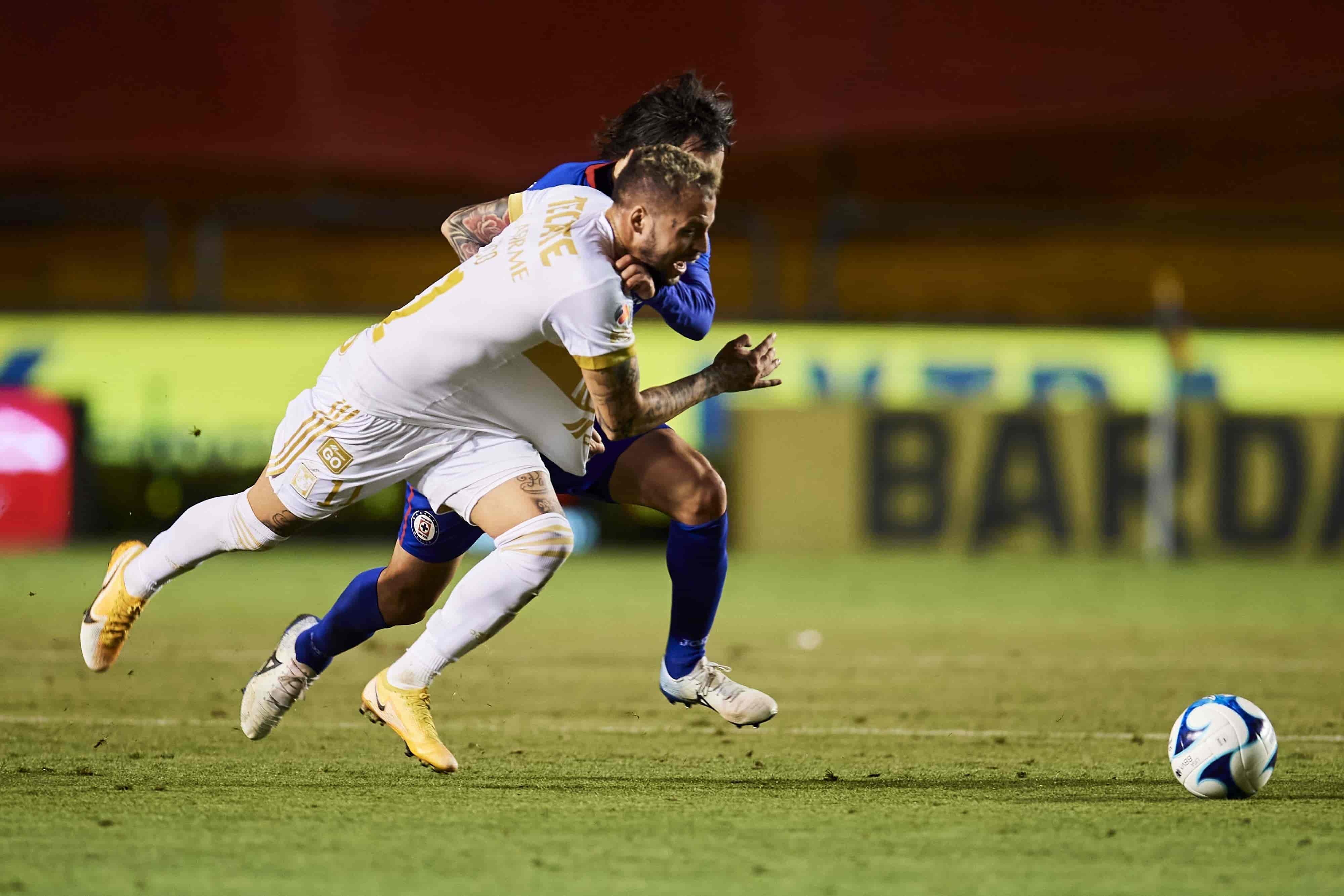 Cae Tigres 2-0 ante Cruz Azul