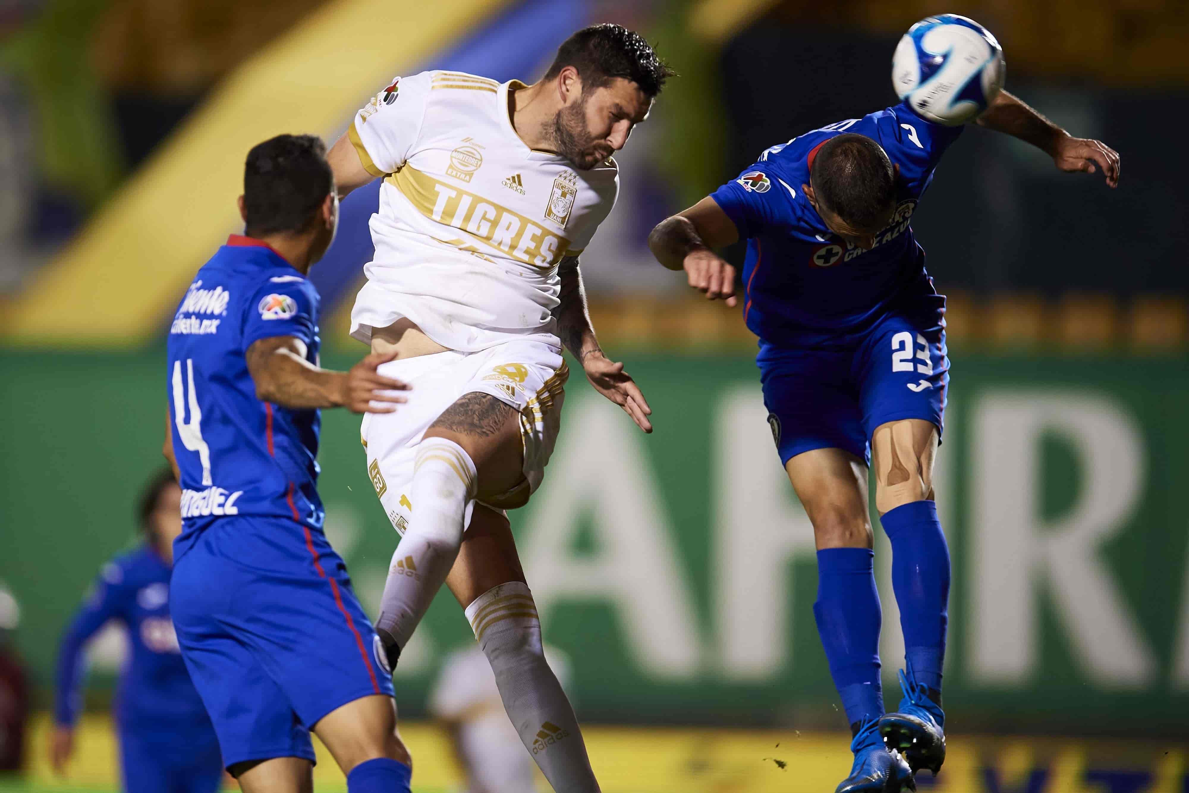 Cae Tigres 2-0 ante Cruz Azul