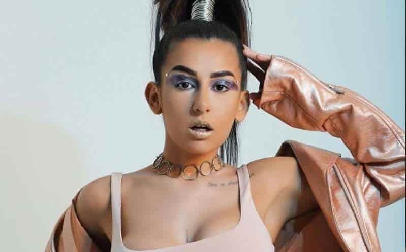 Hija de Niurka se retirará los implantes de senos Hija de Niurka se retirará los implantes de senos