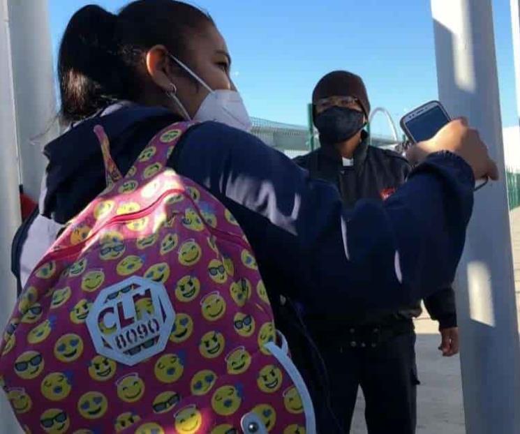 Cruzan migrantes bajo protocolo estadounidense Cruzan migrantes bajo protocolo estadounidense