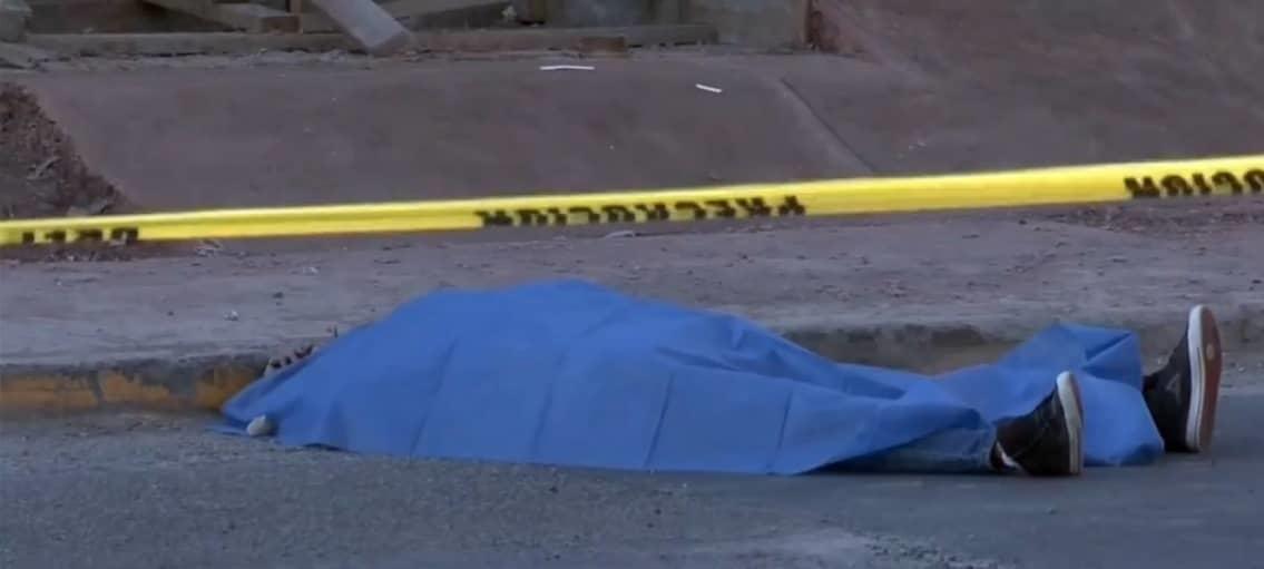Encuentran a mujer sin vida en Carretera Mty-Laredo Encuentran a mujer sin vida en Carretera Mty-Laredo