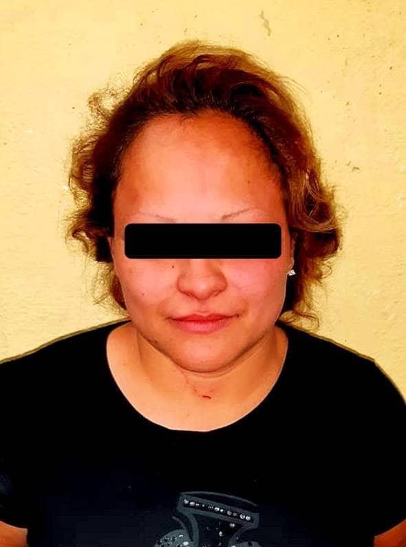 Arrestan a mujer por golpear a su esposo e hijo Arrestan a mujer por golpear a su esposo e hijo