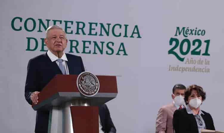 AMLO pide a adversarios a actuar con dignidad