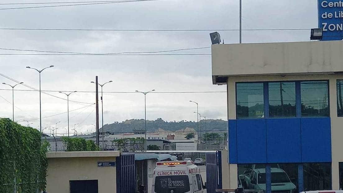Van 75 muertos por motines en tres cárceles de Ecuador Van 75 muertos por motines en tres cárceles de Ecuador