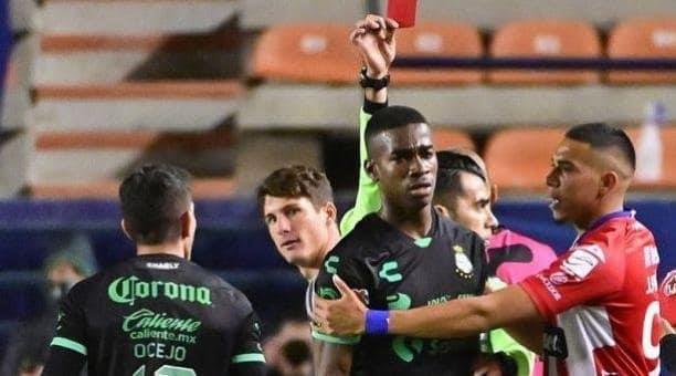 Acusan racismo contra jugador del Santos Acusan racismo contra jugador del Santos