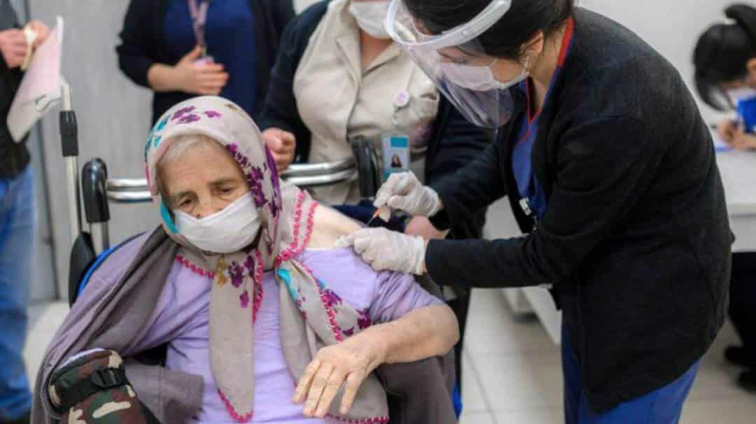 Colombia vacuna a mayores de 80 años Colombia vacuna a mayores de 80 años