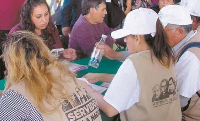 Ahora, siervos de la nación instan a escribirle a AMLO