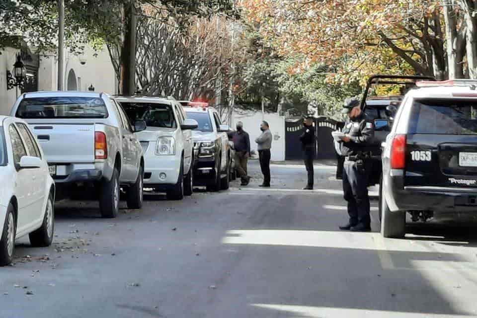 Tres delincuentes armados asaltaron su residencia, llevándose 24 mil dólares y un lote de joyas