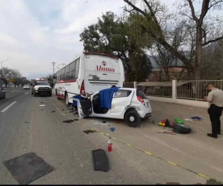 Mueren madre e hijo en choque Mueren madre e hijo en choque