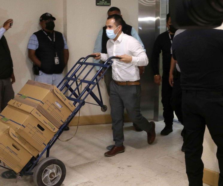 Presenta FGR 6 cajas de expedientes para desafuero Presenta FGR 6 cajas de expedientes para desafuero