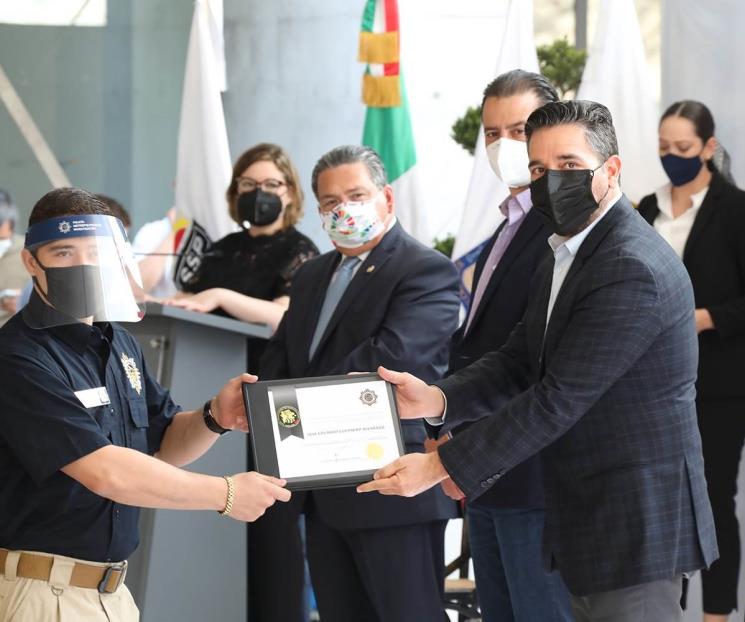 Se gradúan policías de investigación Se gradúan policías de investigación