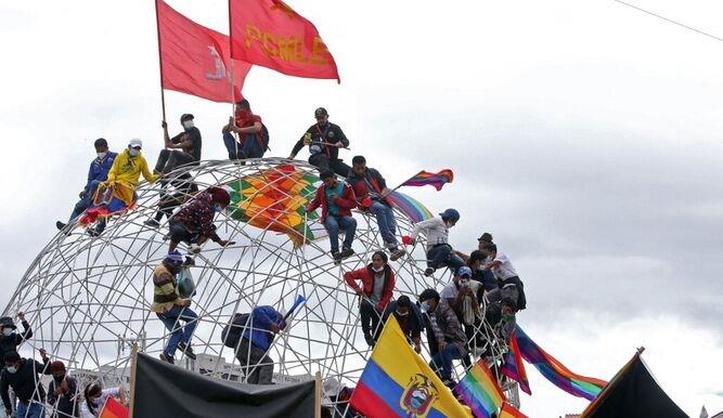 Movimiento indígena de Ecuador se declara en paro nacional Movimiento indígena de Ecuador se declara en paro nacional