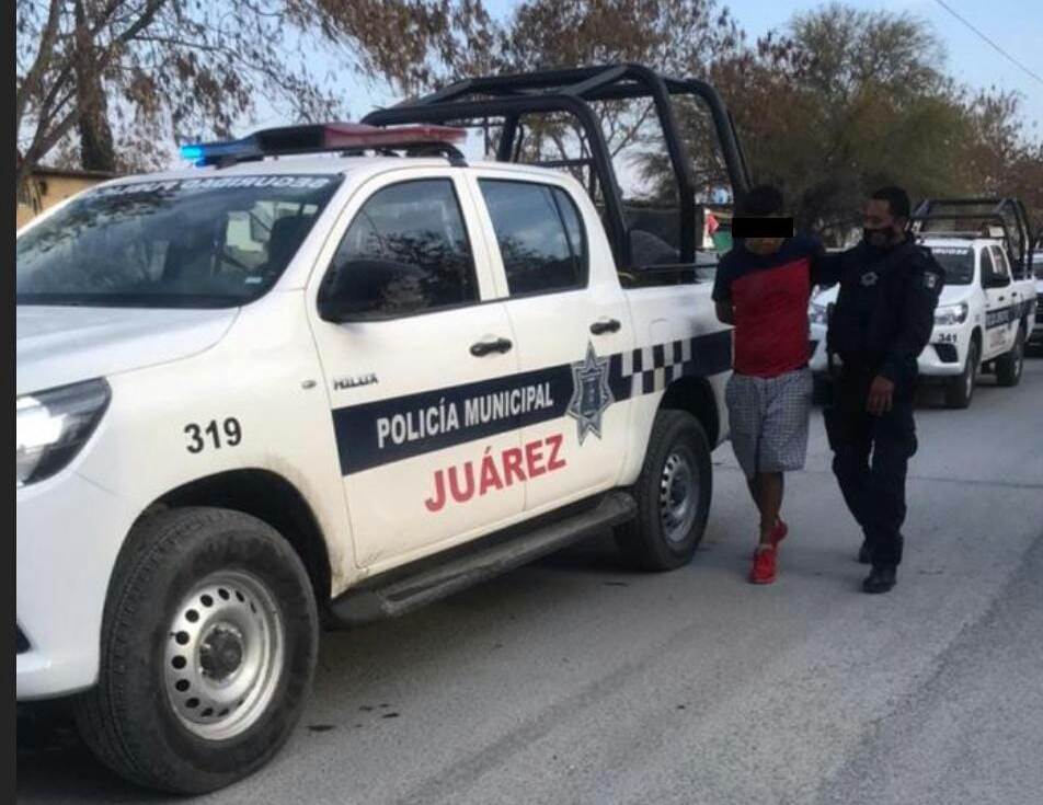Llevaba un arma tipo escuadra y algunos gramos de droga