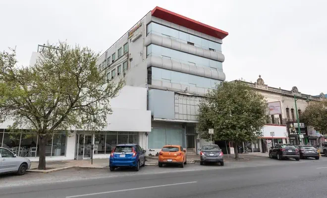 Denuncian secuestro en hotel, eran ilegales Denuncian secuestro en hotel, eran ilegales