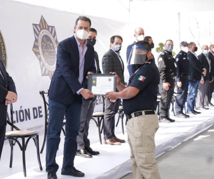 Reconoce Juárez a uniformados de la PMI Reconoce Juárez a uniformados de la PMI