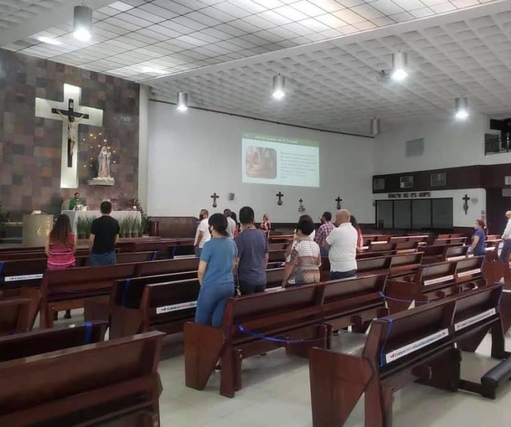 Retornan feligreses católicos a misas presenciales Retornan feligreses católicos a misas presenciales