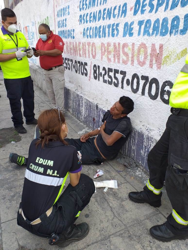 Con al menos tres heridas de arma blanca resultó un hombre al ser lesionados por dos personas