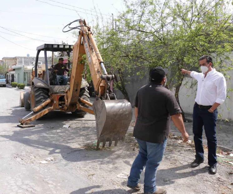 Pavimentan calles de Monte Kristal en Juárez