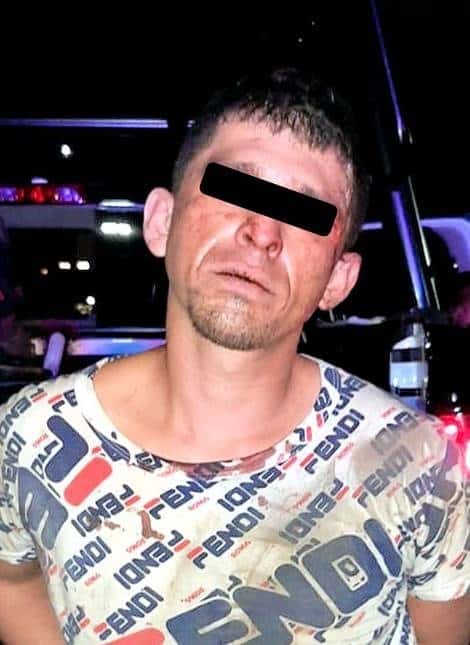 resultó con diversas mordeduras de perro al saltar la barda de una casa, en su intento de huir