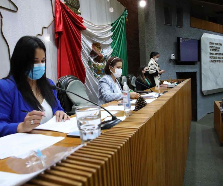 Hacen cambio en presidencia de mesa directiva del Congreso