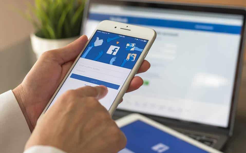 Facebook contrata servicio de noticias en Alemania