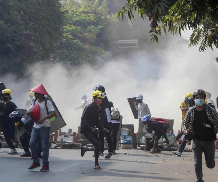 Mueren 34 manifestantes por represión en Myanmar