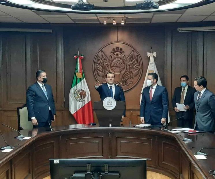 Toma protesta Antonio Martínez como alcalde sustituto regio