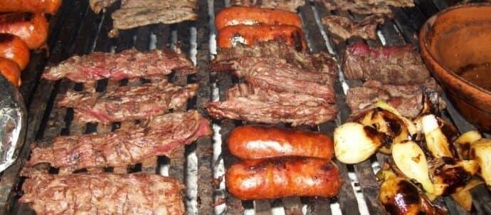 Alimentos al carbón o tostados aumentan riesgo de cáncer
