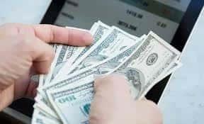 Dólar cierra en $21.39; moneda mexicana, la que más perdió