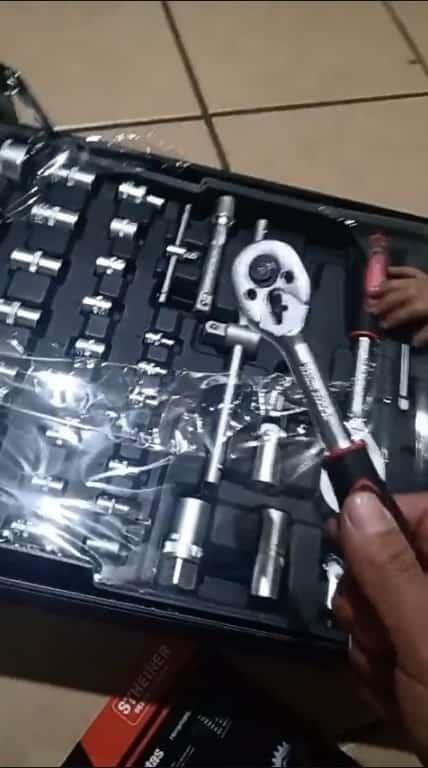 Estafa con herramientas falsas