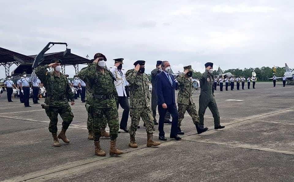 Anuncian Ecuador y EU acuerdo para vigilar narcos